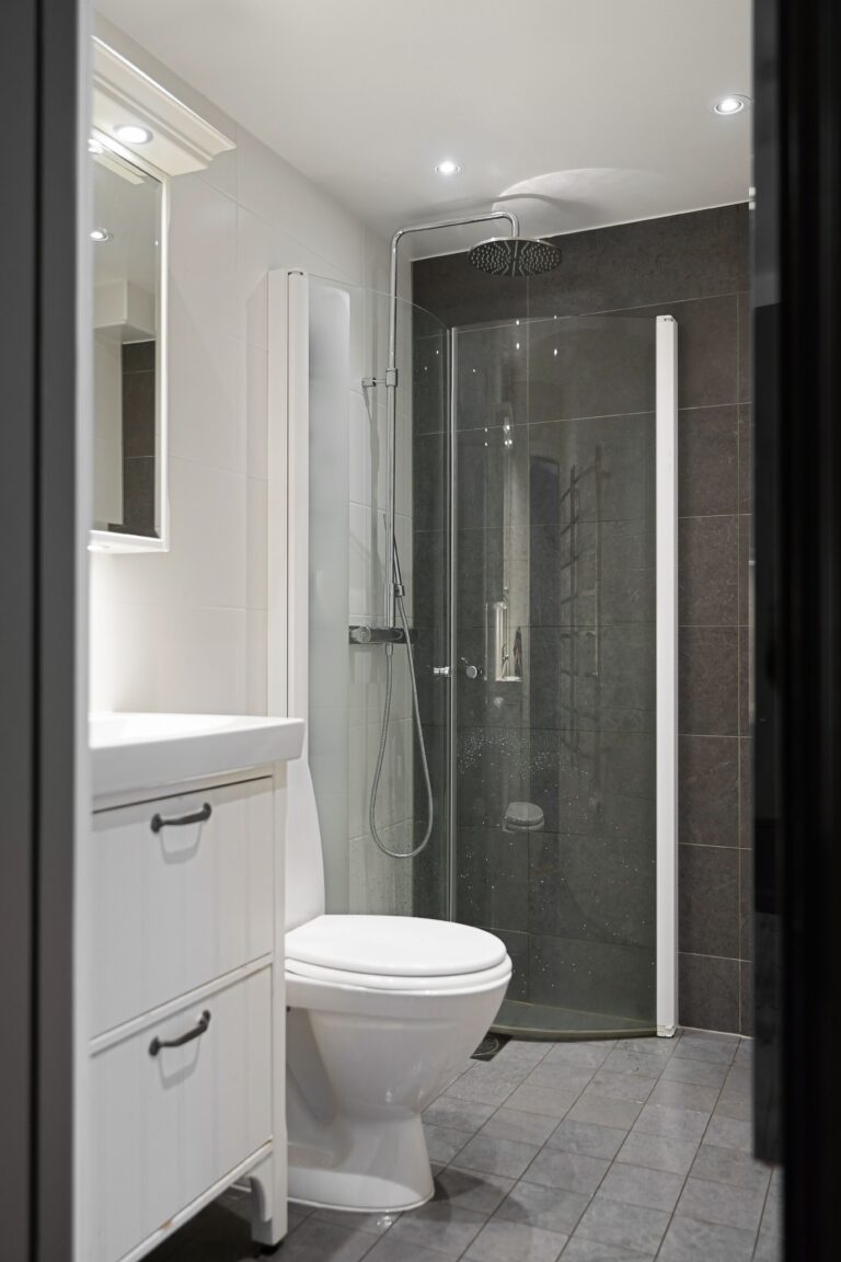 Walk-In Shower Ideas for Small Bathrooms